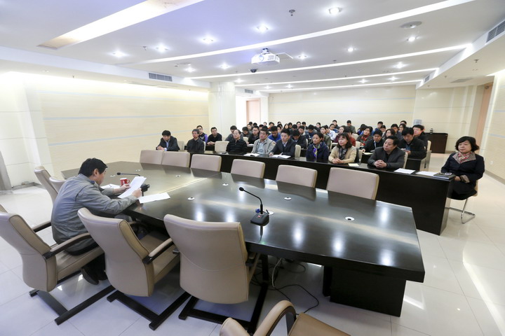 集團(tuán)黨委學(xué)習(xí)貫徹黨的十八屆四中全會(huì)精神