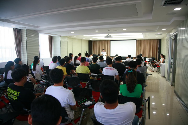 集團新疆院召開2014年新員工入職大會