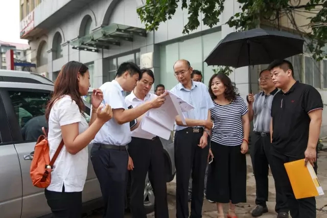 歷下區(qū)市政工程管理局領(lǐng)導(dǎo)視察集團施工現(xiàn)場