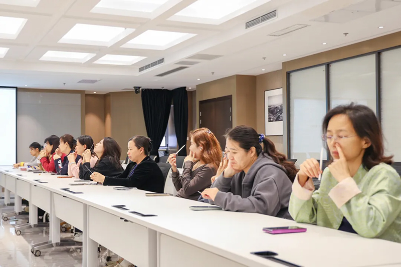 集團舉辦“頸椎芳療護理”活動